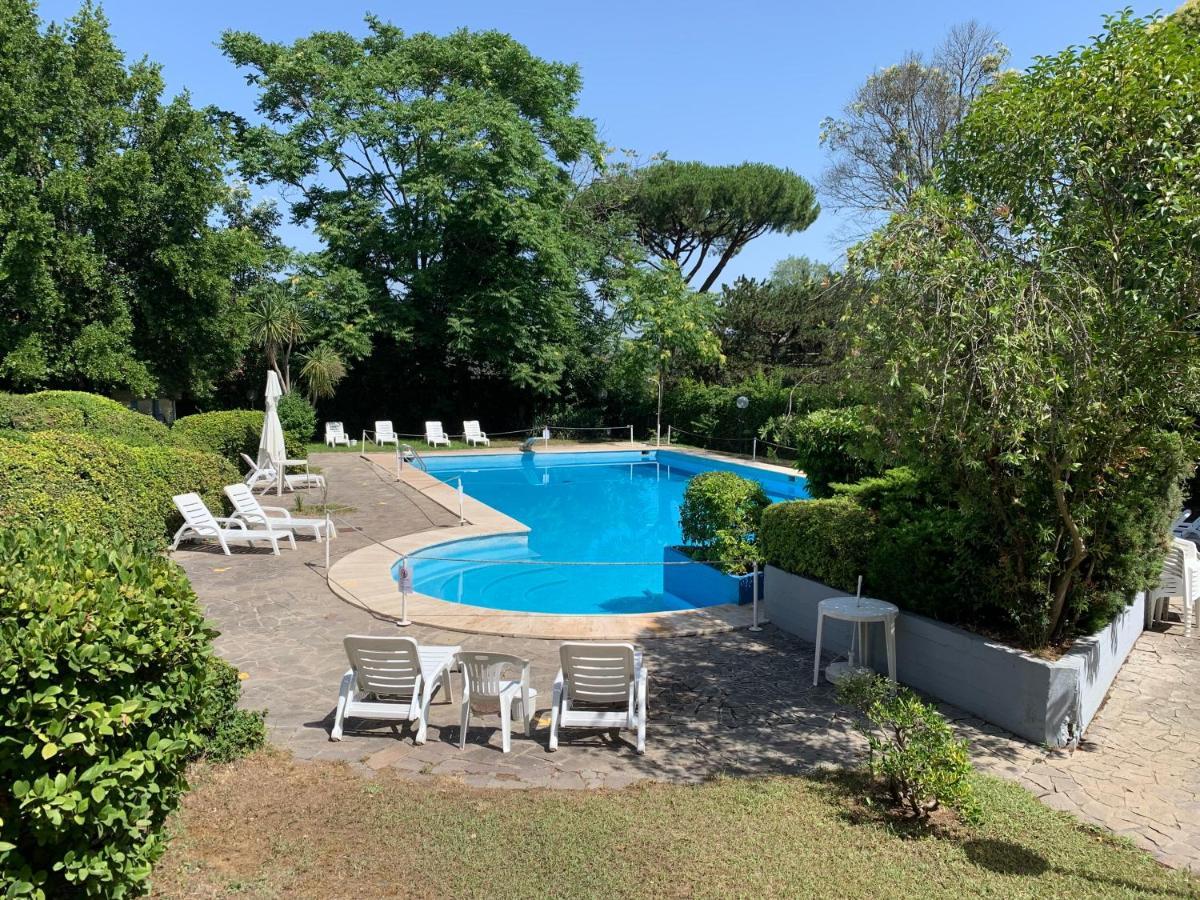 Penthouse Aureliana Attico Con Piscina A Roma Apartment Luaran gambar